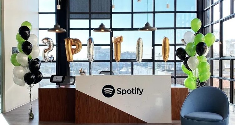 Spotify podcast studio opened in Los Angeles